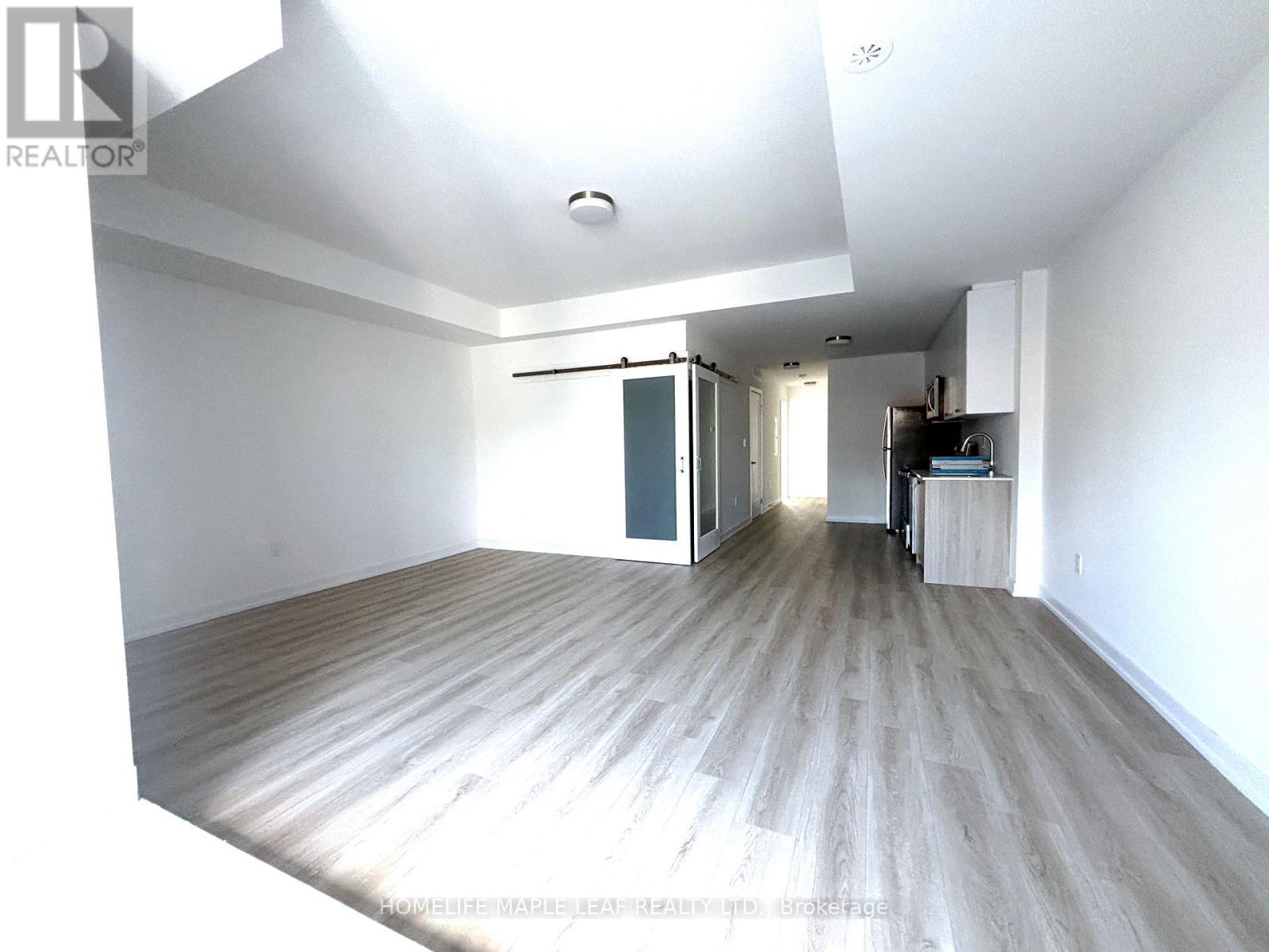 Q32 - 25 PALACE STREET — photo 3