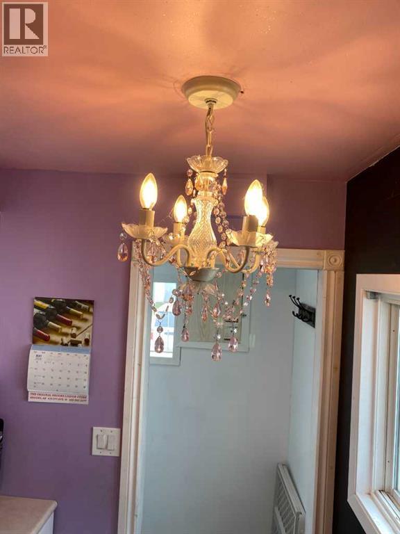 23 Pine Avenue W - 9