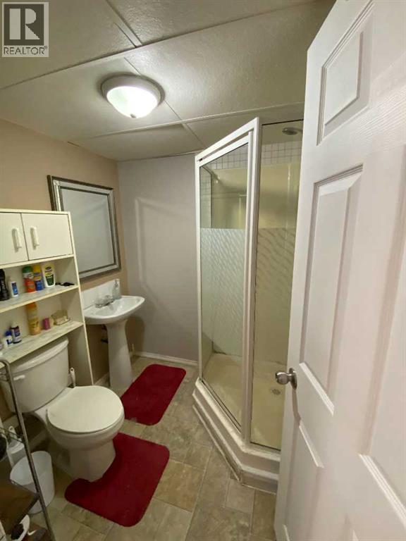 23 Pine Avenue W - 14