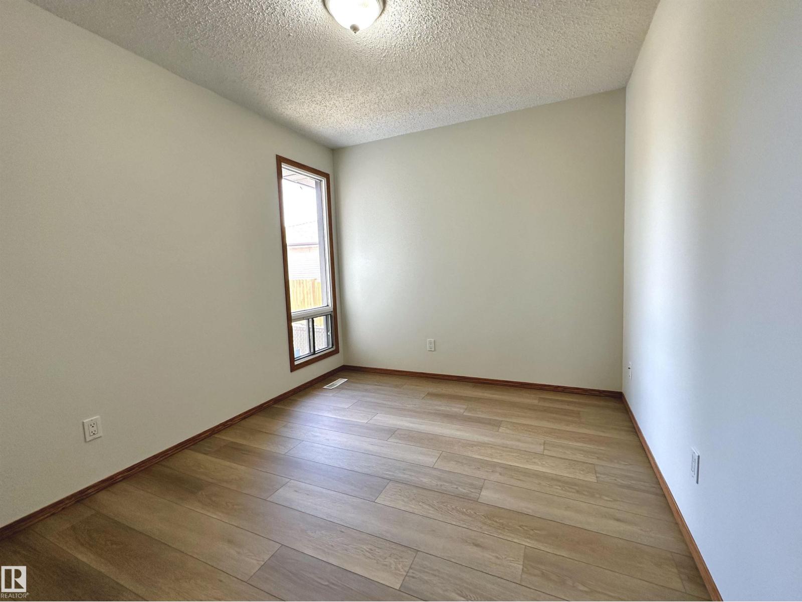 11111 157 AV NW - 14