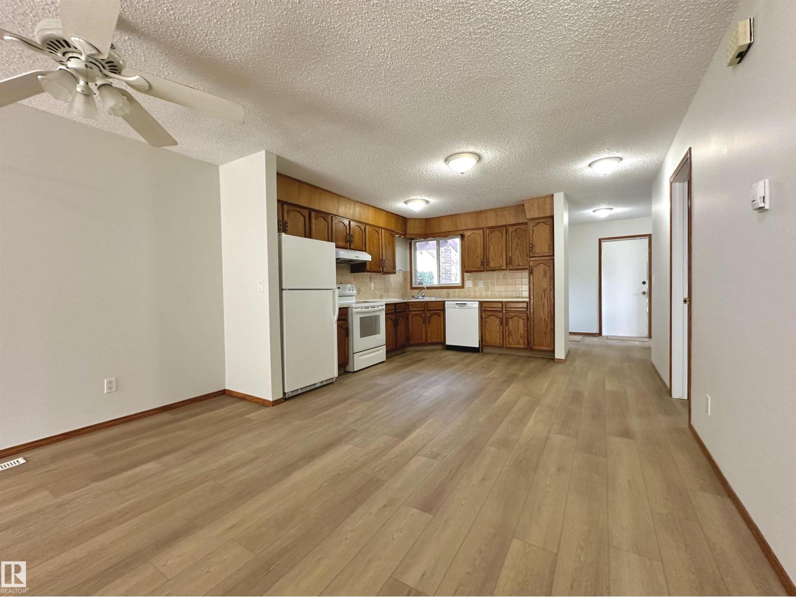 11111 157 AV NW - 6