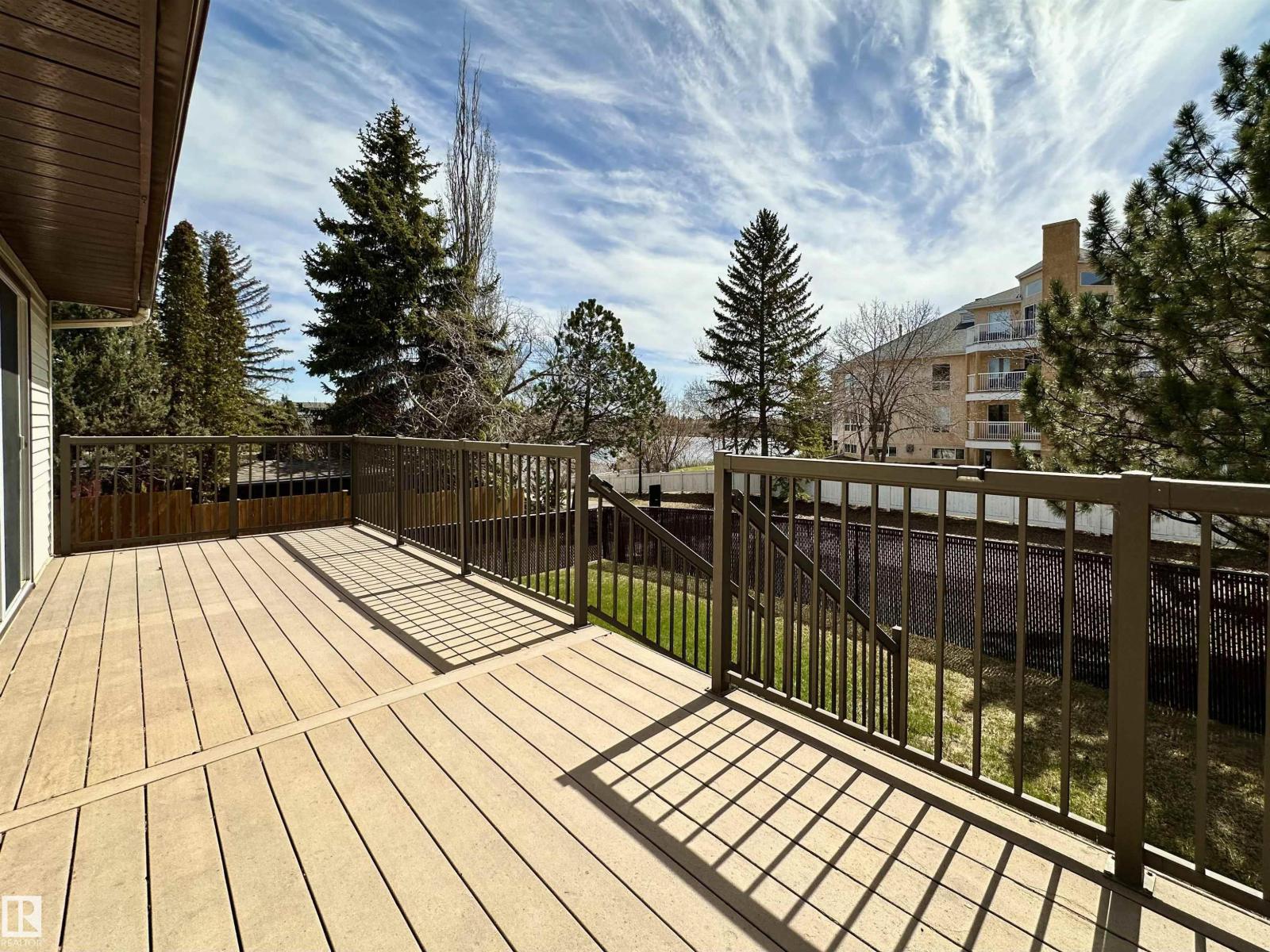 11111 157 AV NW - 27