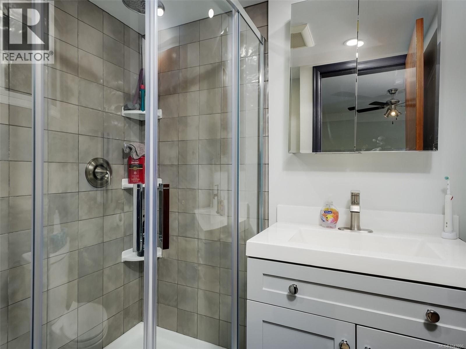 6232 Rodolph Rd - 12