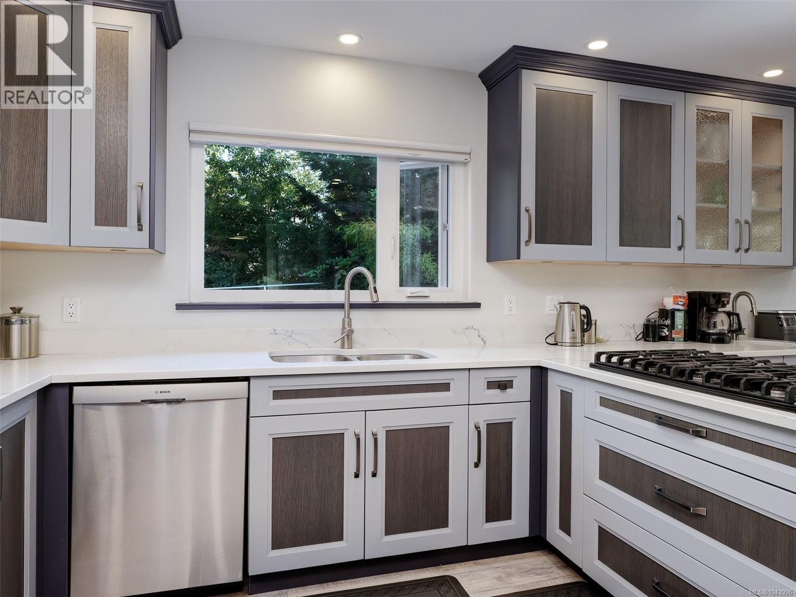 6232 Rodolph Rd - 4
