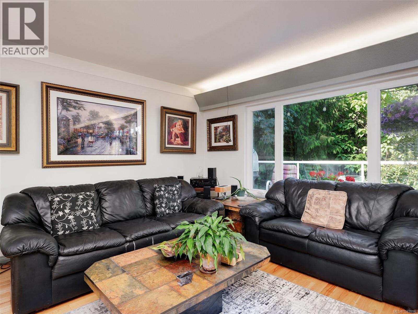 6232 Rodolph Rd - 8