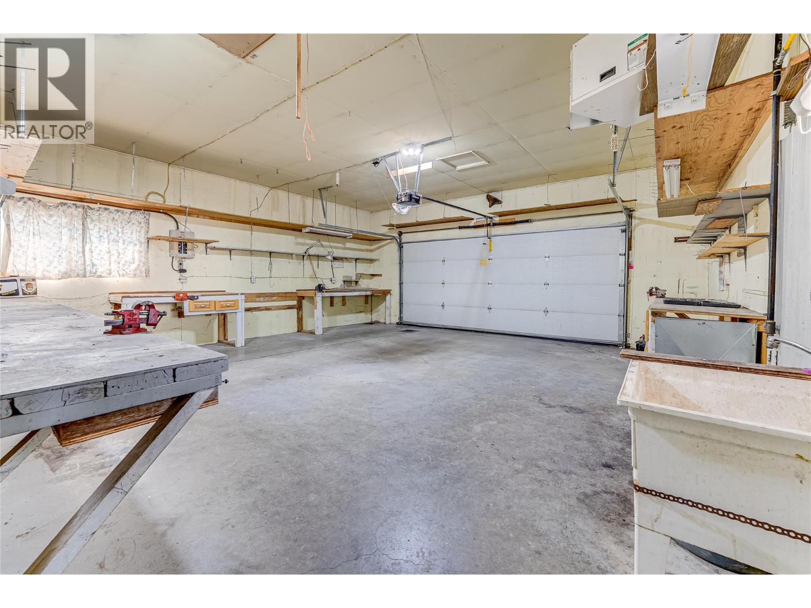 3472 Lockhart Crescent - 4