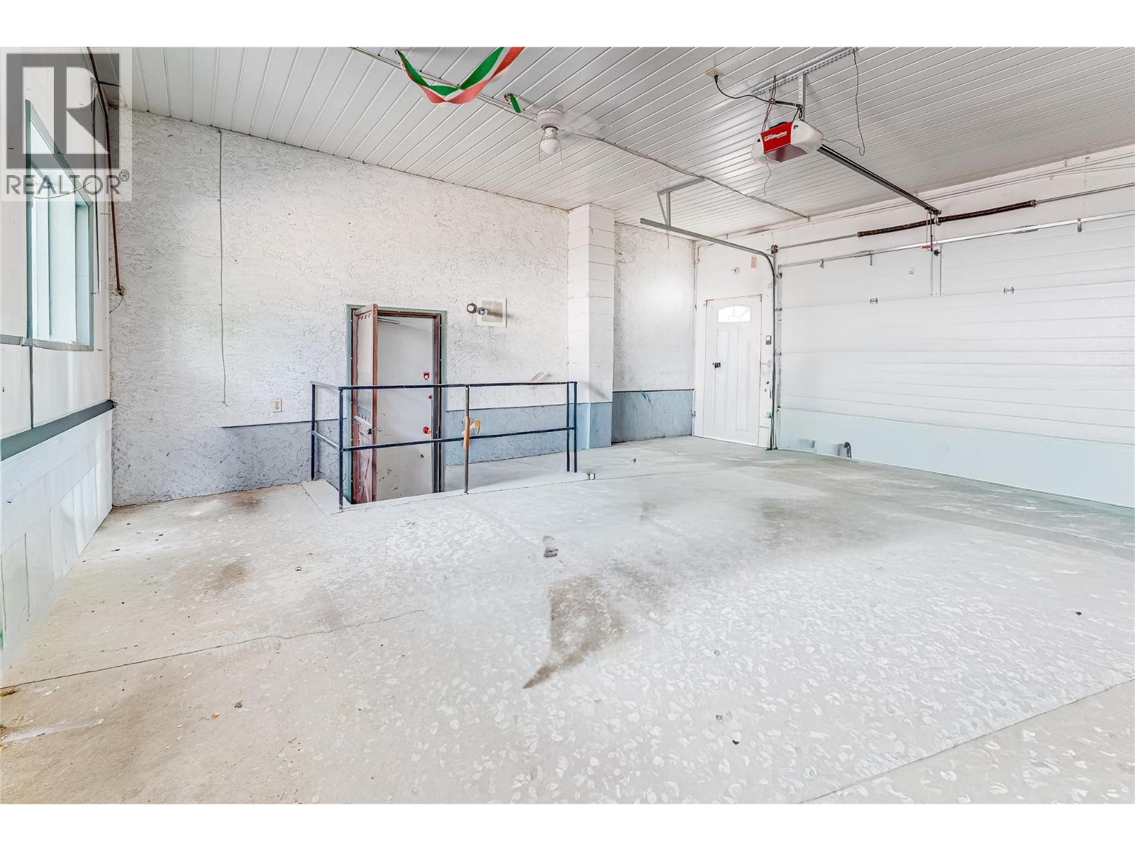3472 Lockhart Crescent - 11