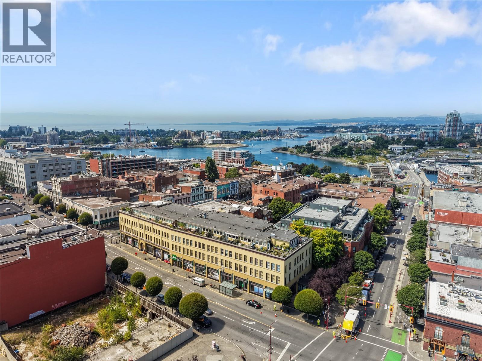 212 599 Pandora Avenue, Victoria