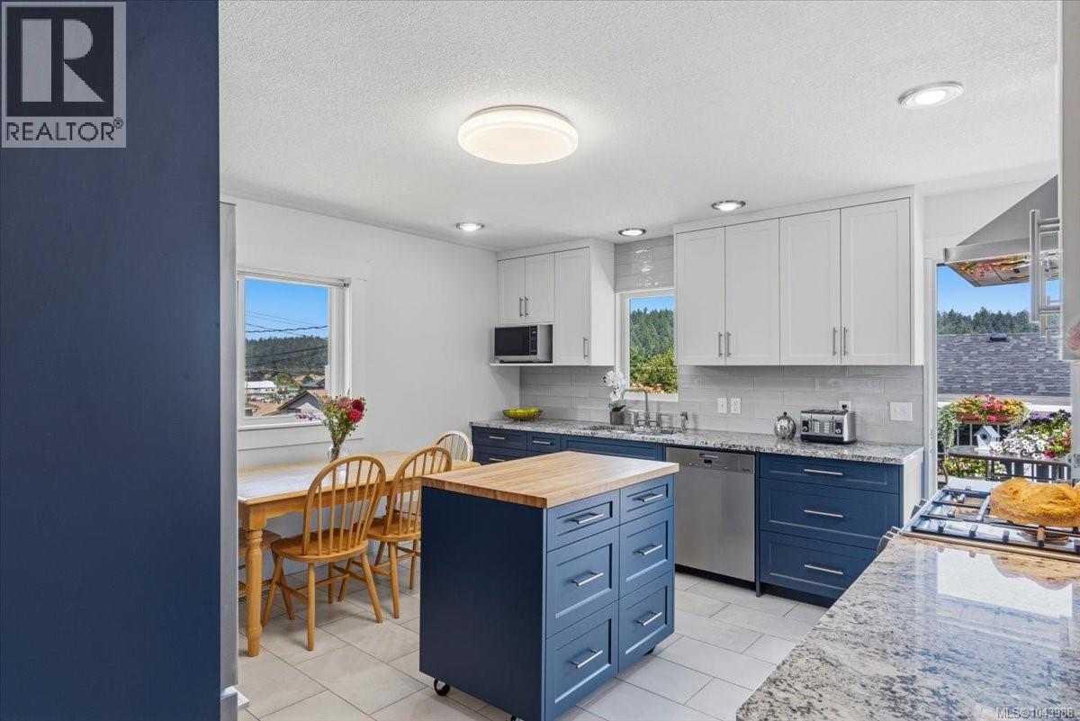 481 Drake St - 6