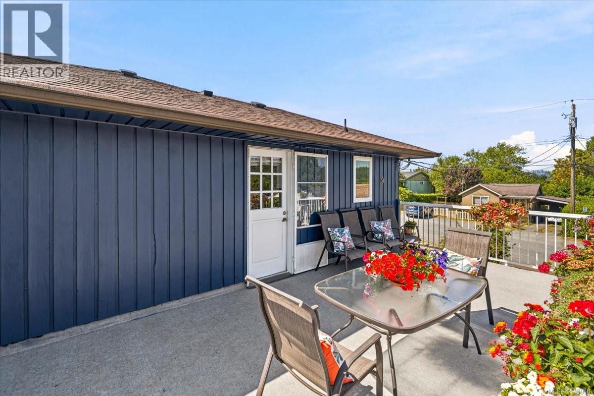 481 Drake St - 10