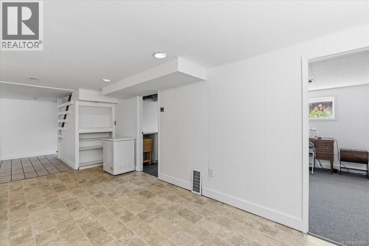 481 Drake St - 29