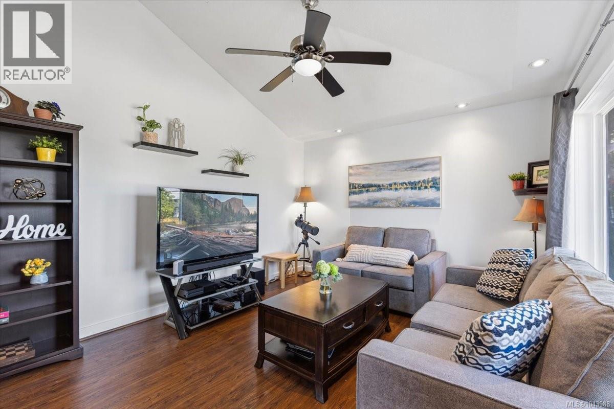 481 Drake St - 15