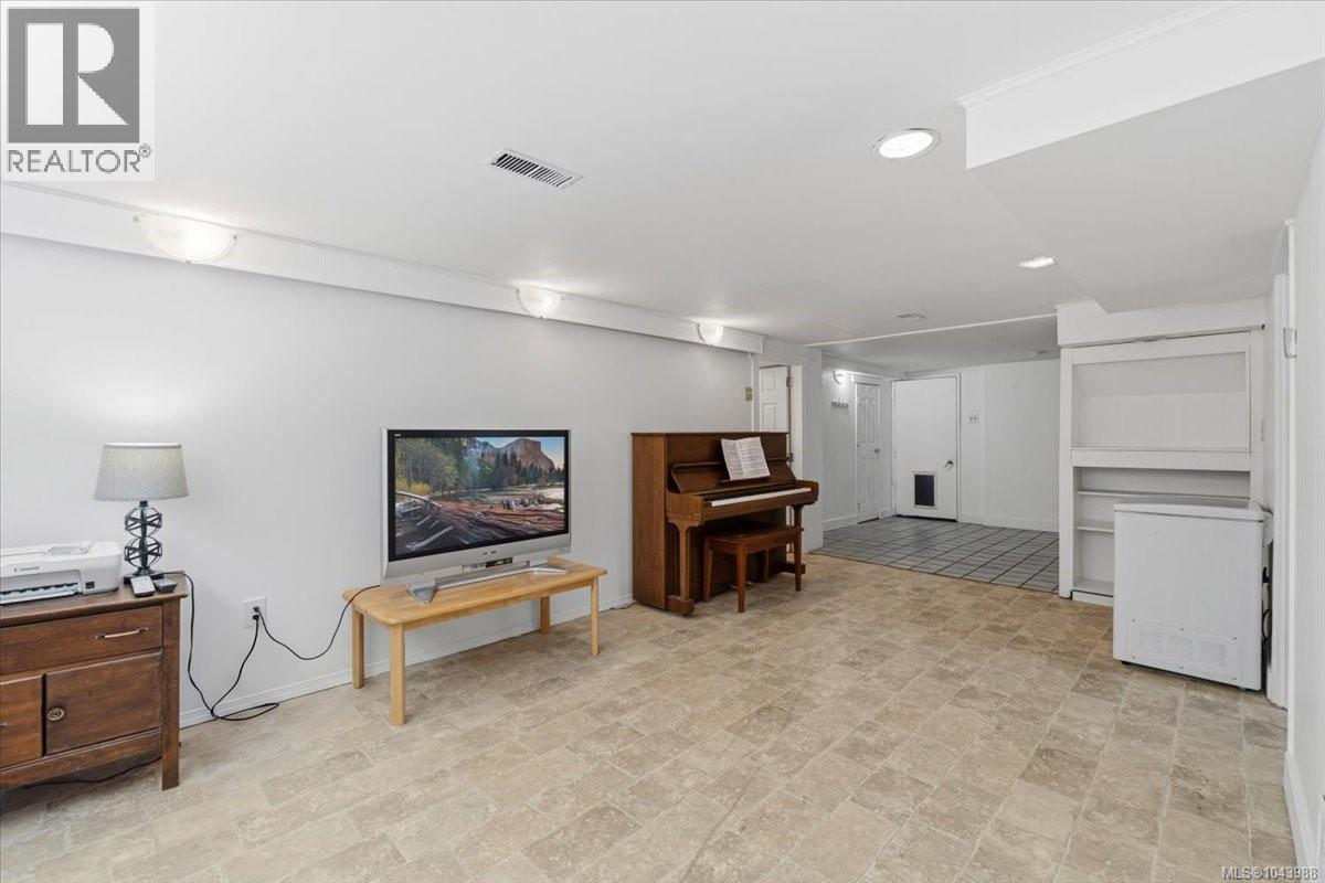 481 Drake St - 22