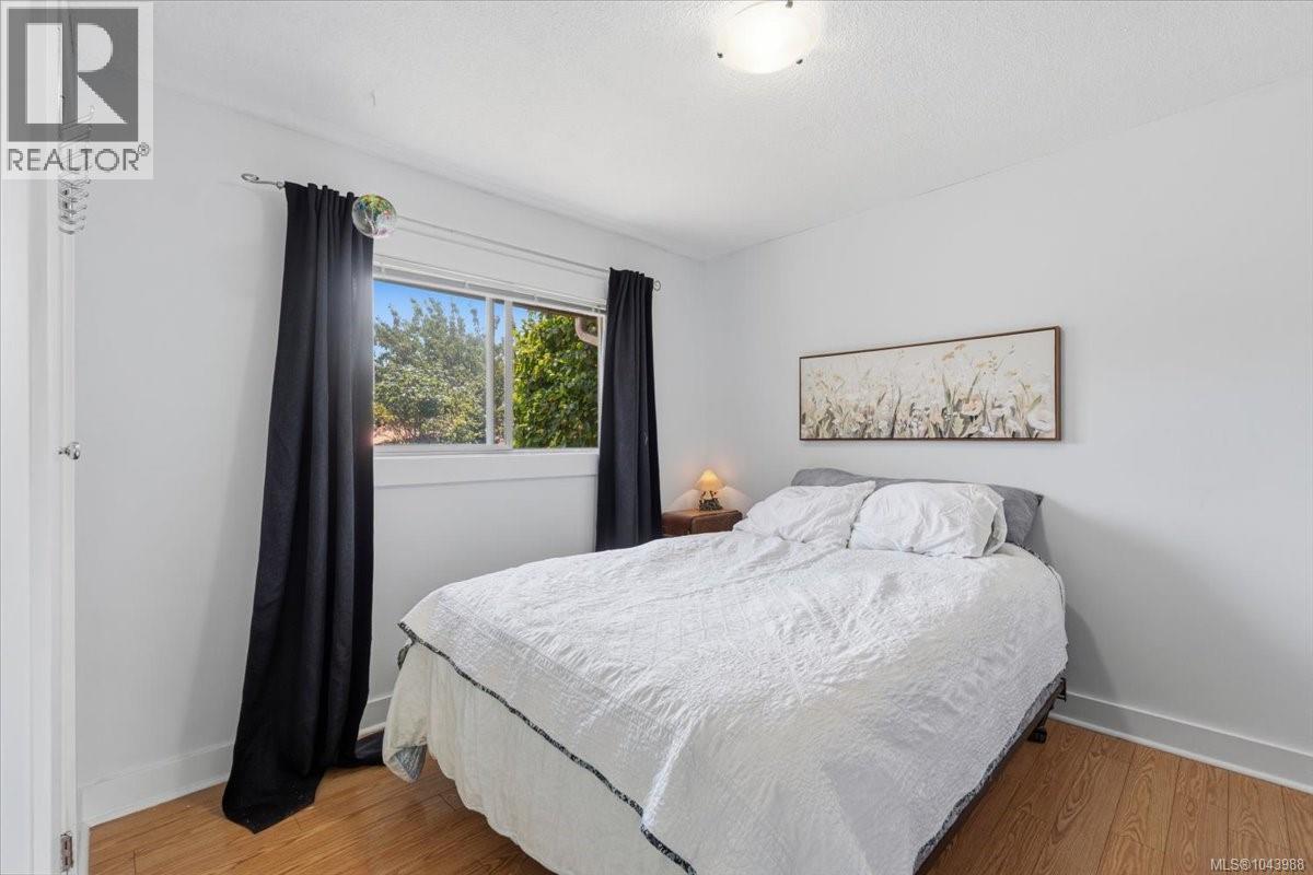481 Drake St - 16