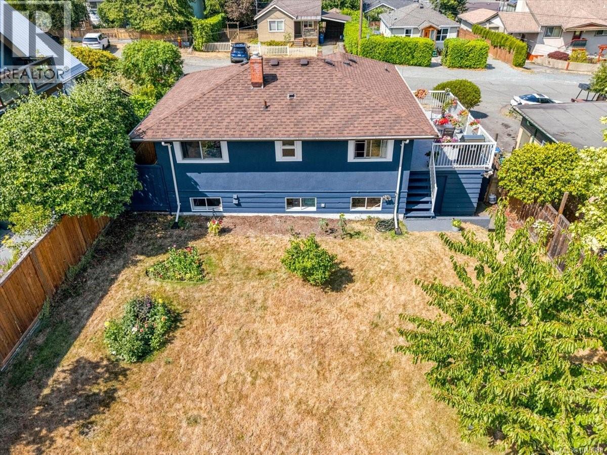 481 Drake St - 37