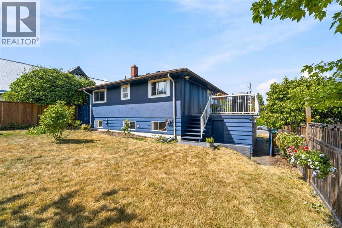 481 Drake St - 53