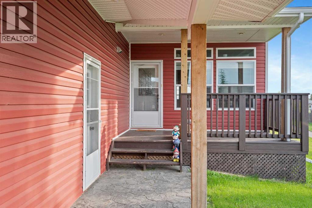 13 Cherry Lane SE - 2