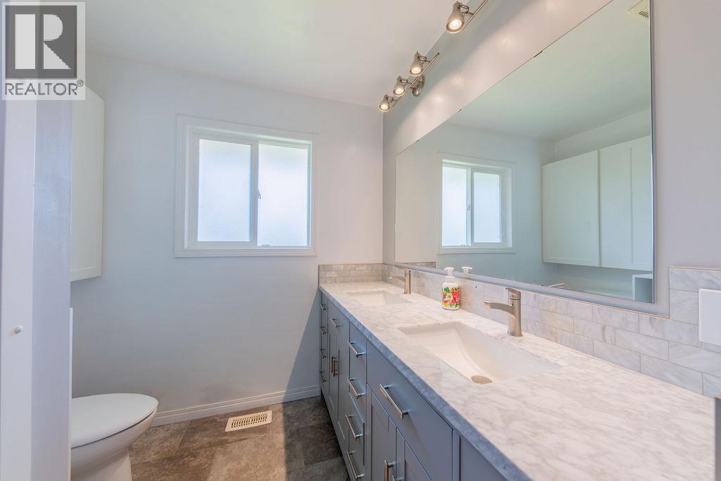 1054 7th Street - 24