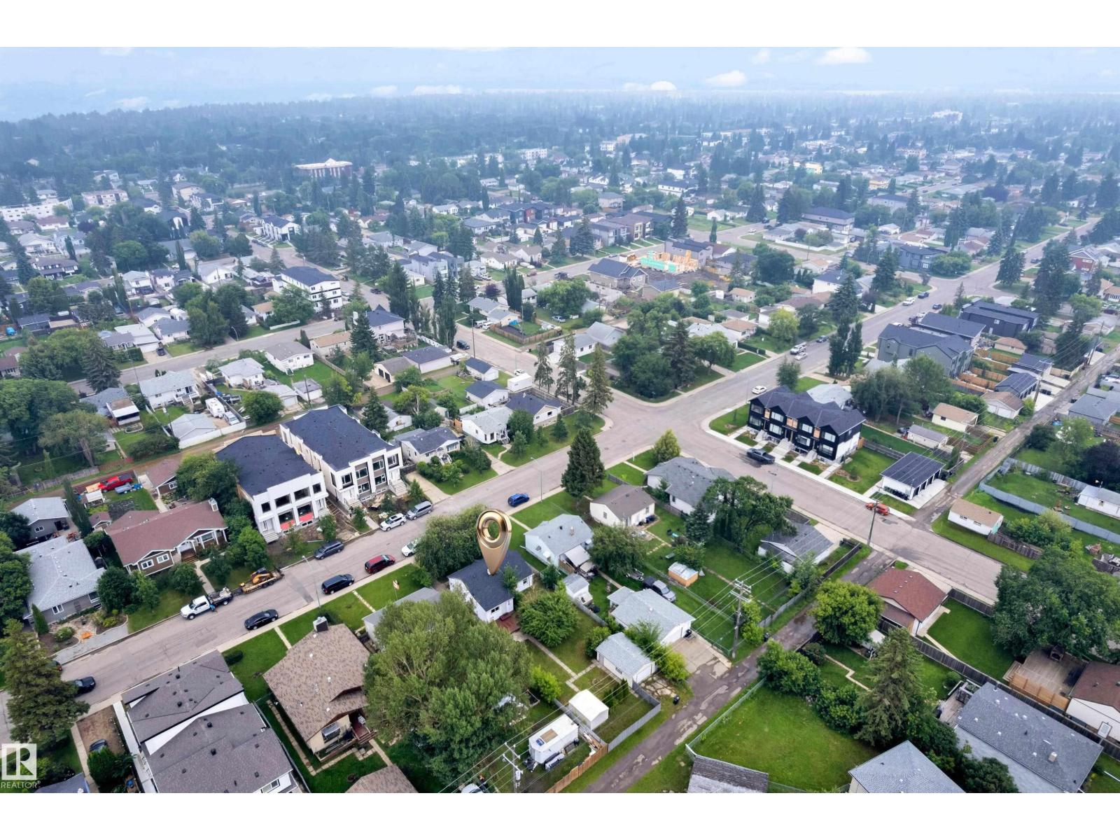 9416 153 ST NW - 31