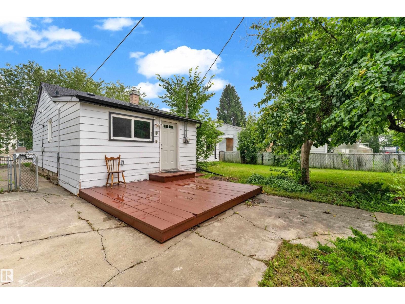 9416 153 ST NW - 18