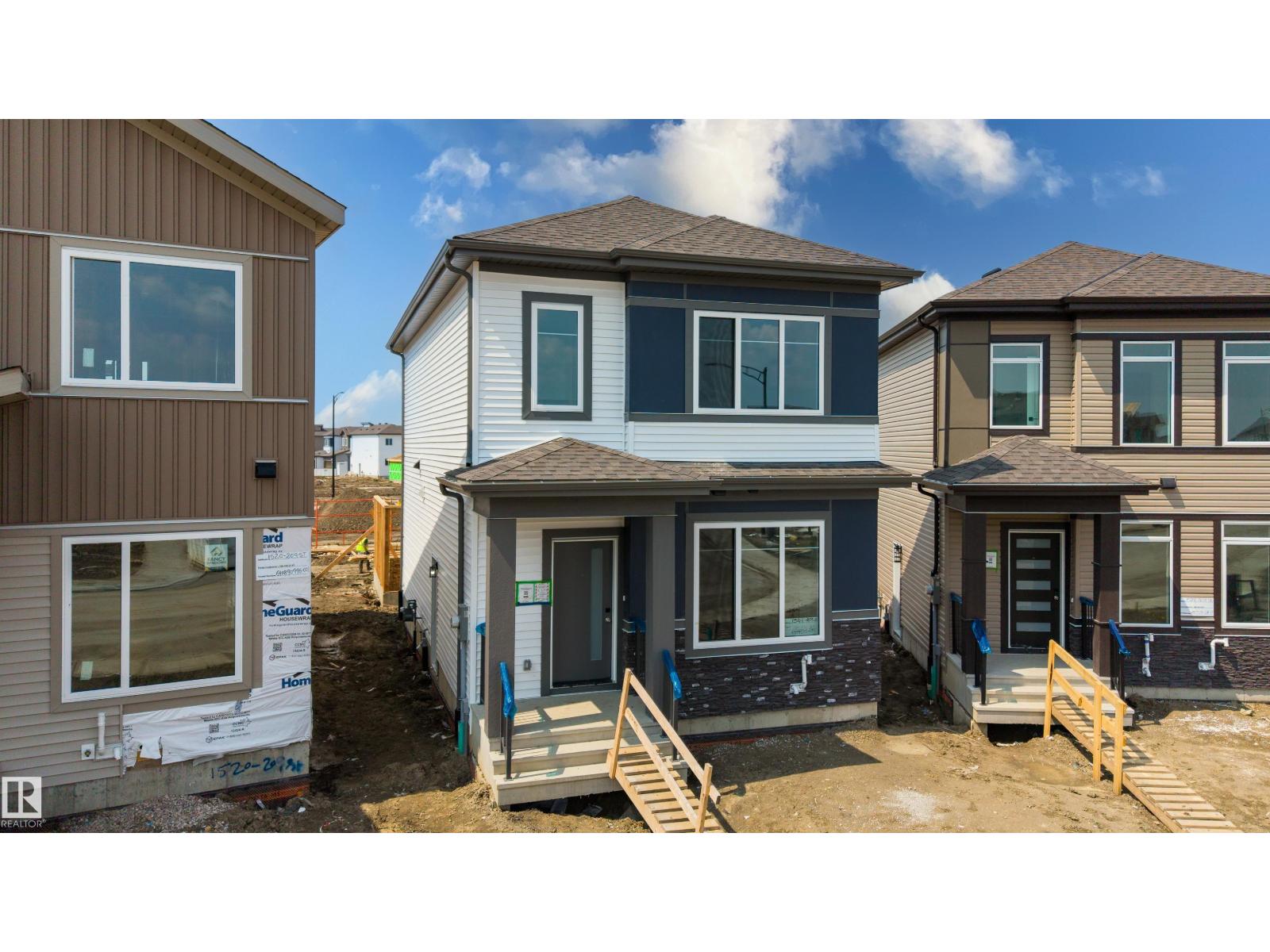 1524 209 ST NW - 1