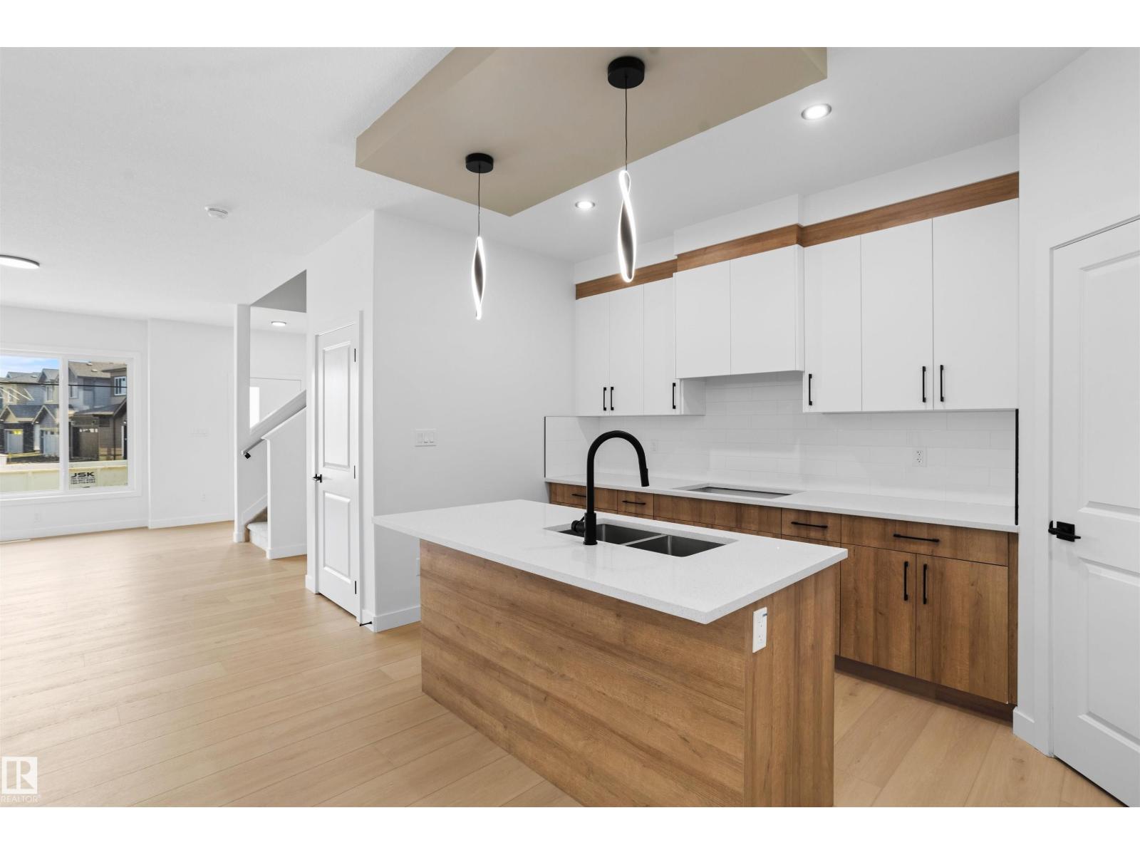 1524 209 ST NW - 18
