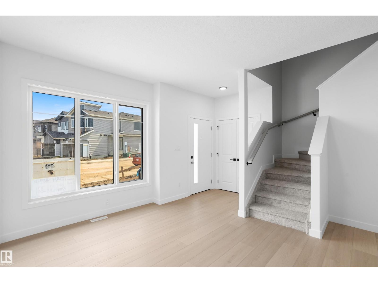 1524 209 ST NW - 4