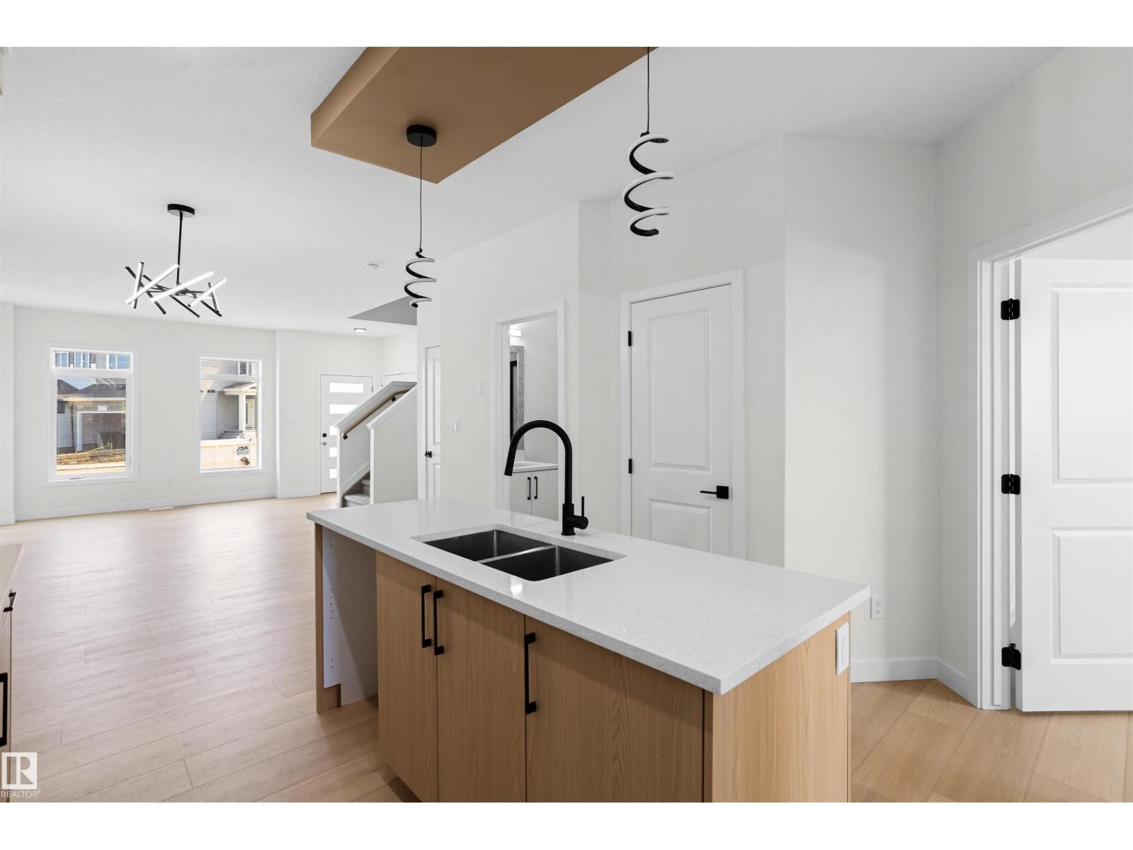 1528 209 ST NW - 12
