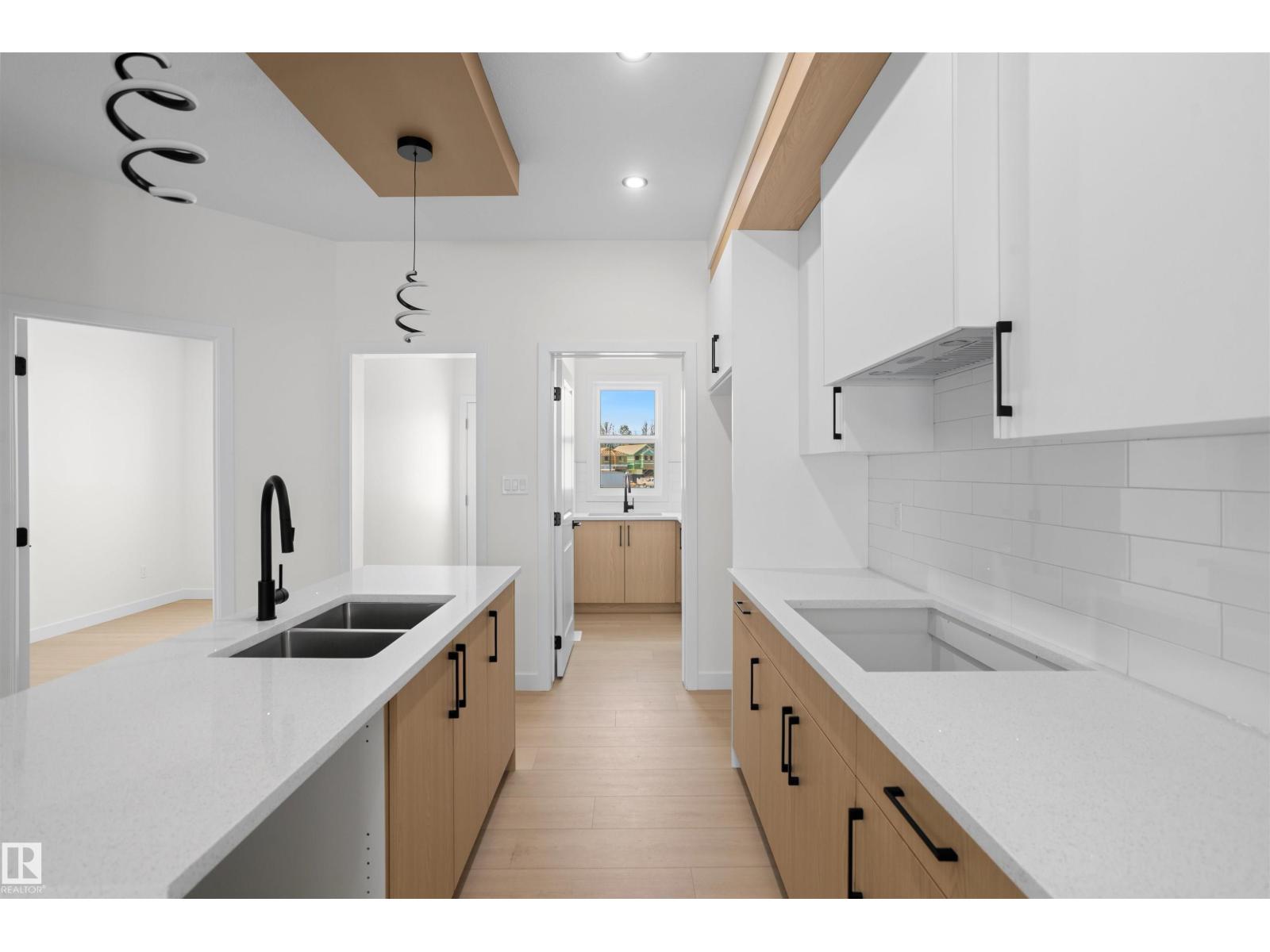 1528 209 ST NW - 13