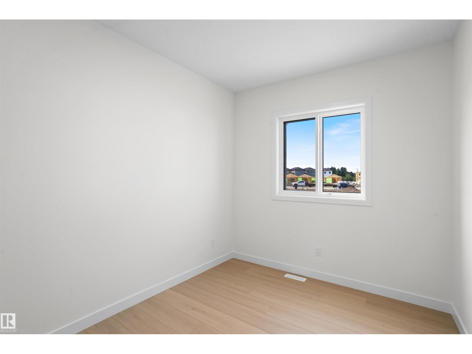 1528 209 ST NW - 16