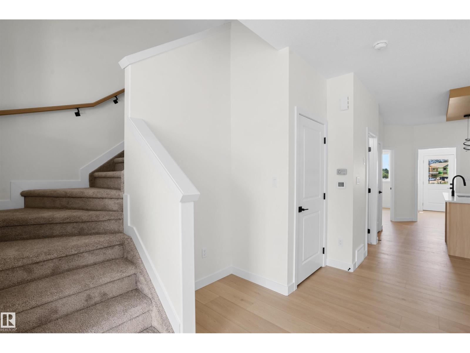 1528 209 ST NW - 19