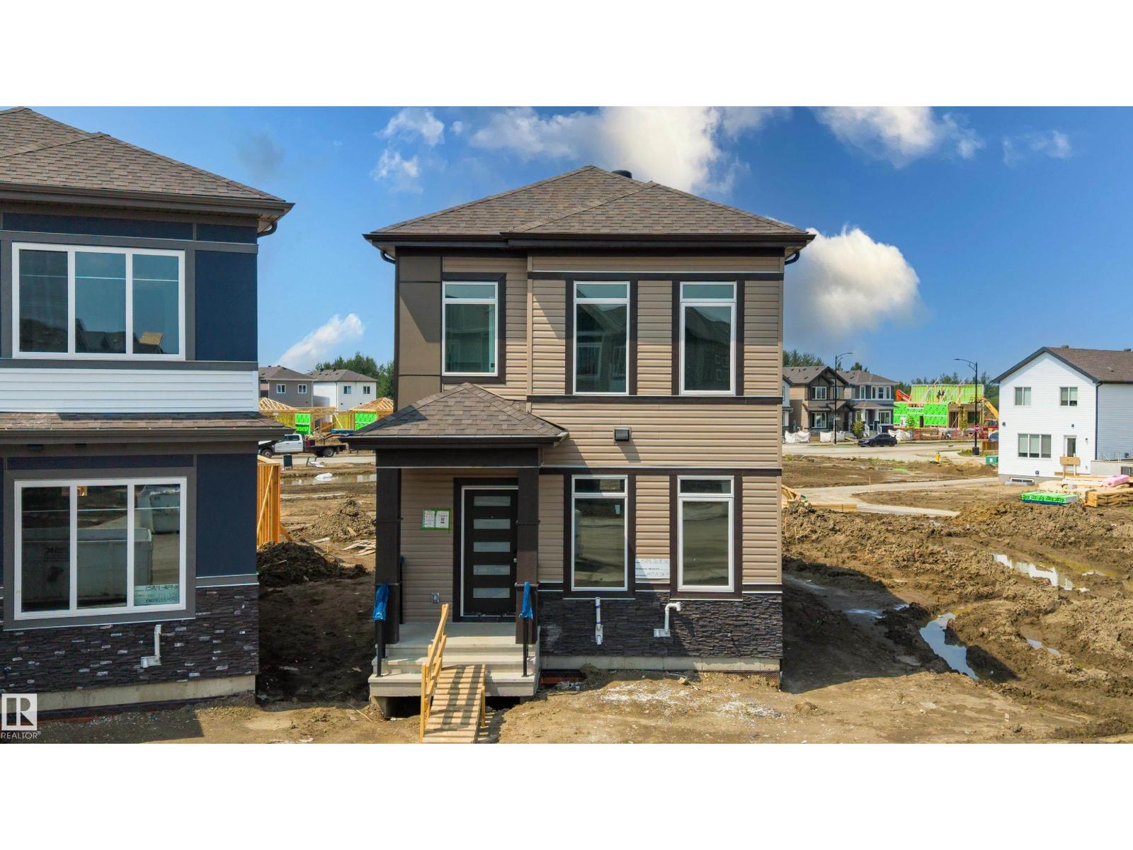 1528 209 ST NW - 2
