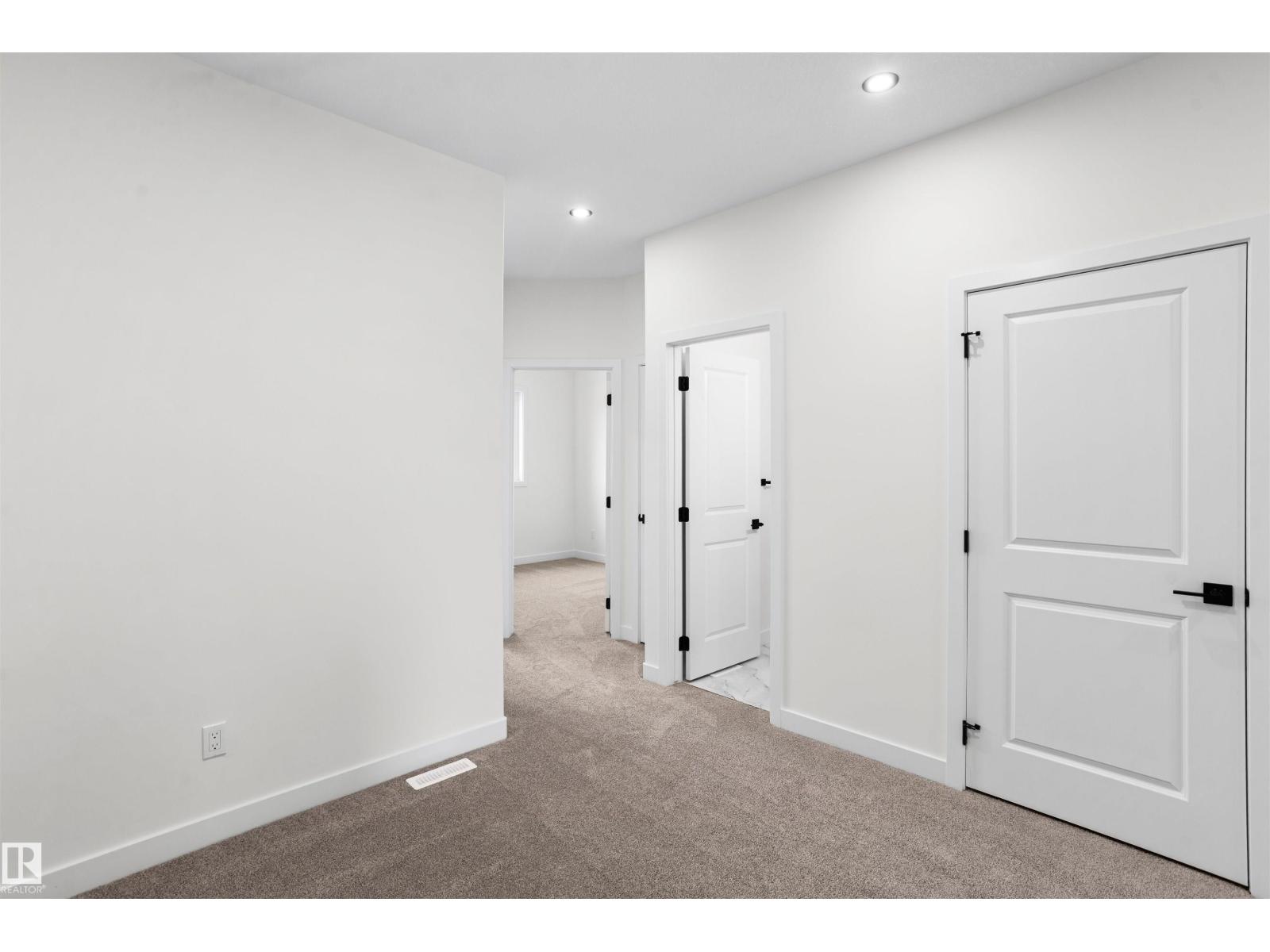 1528 209 ST NW - 24