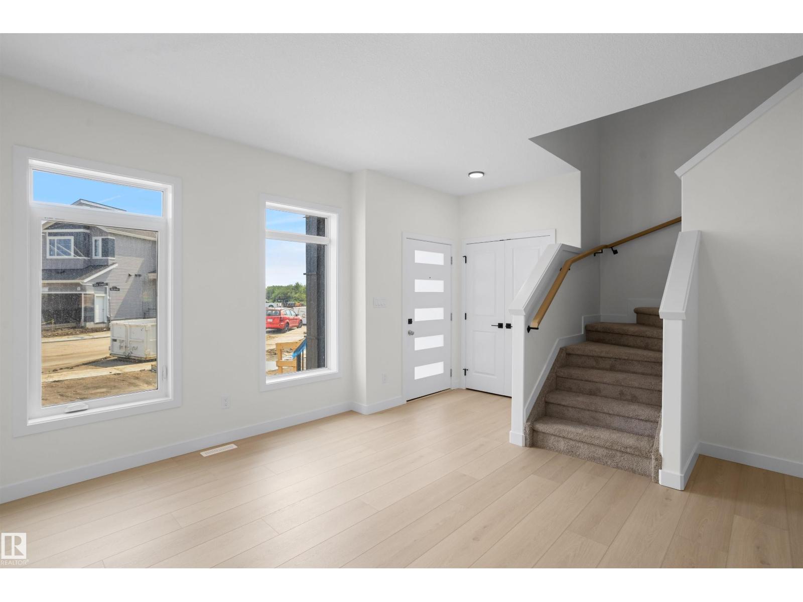 1528 209 ST NW - 4