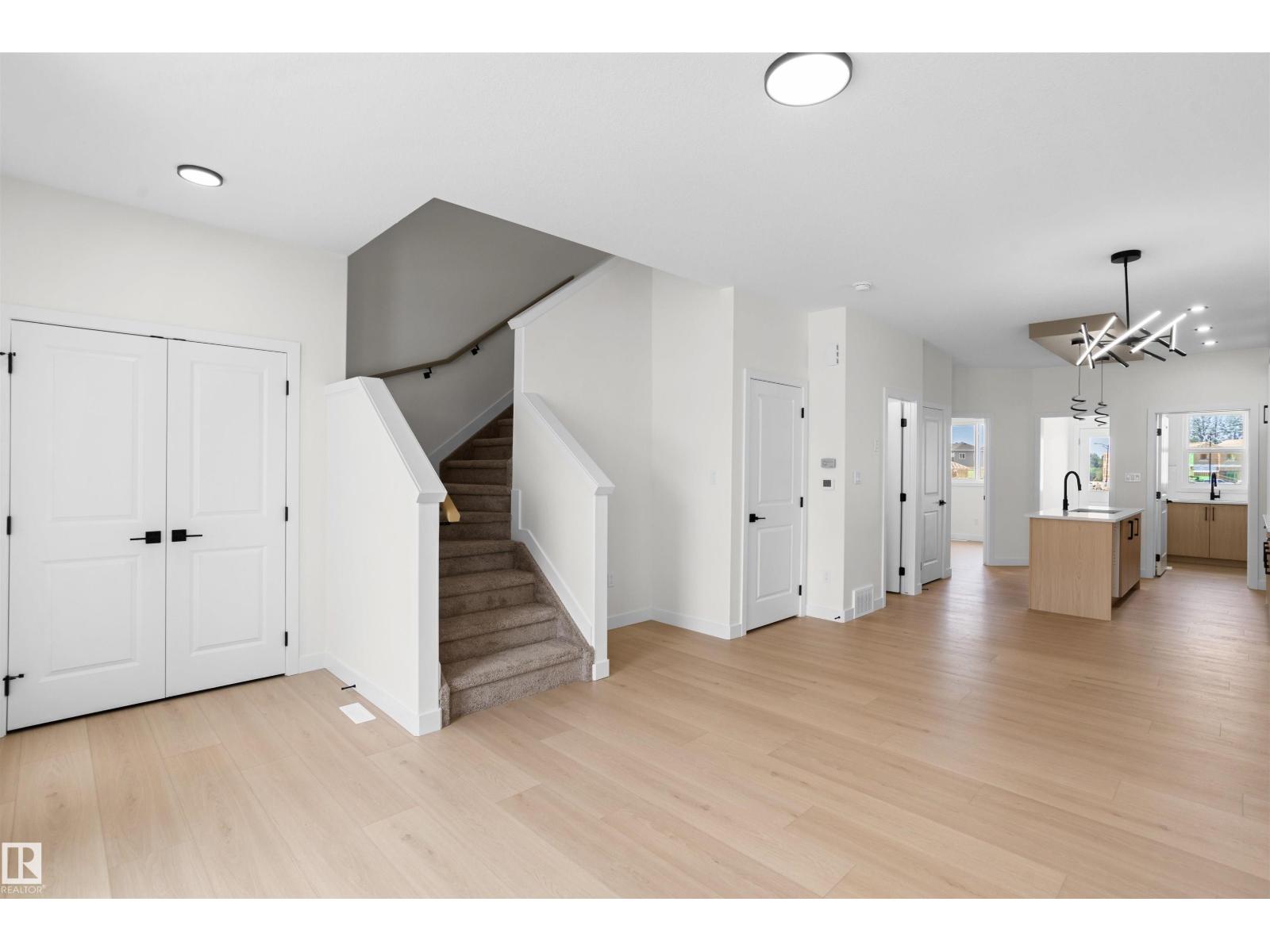 1528 209 ST NW - 5