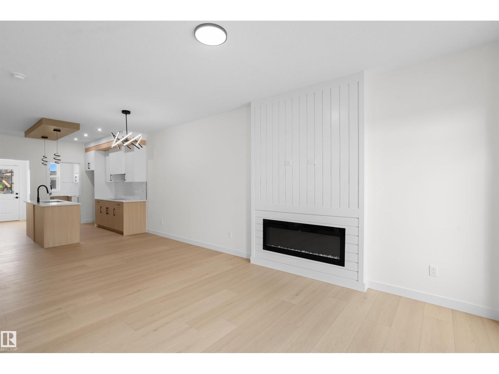 1528 209 ST NW - 6