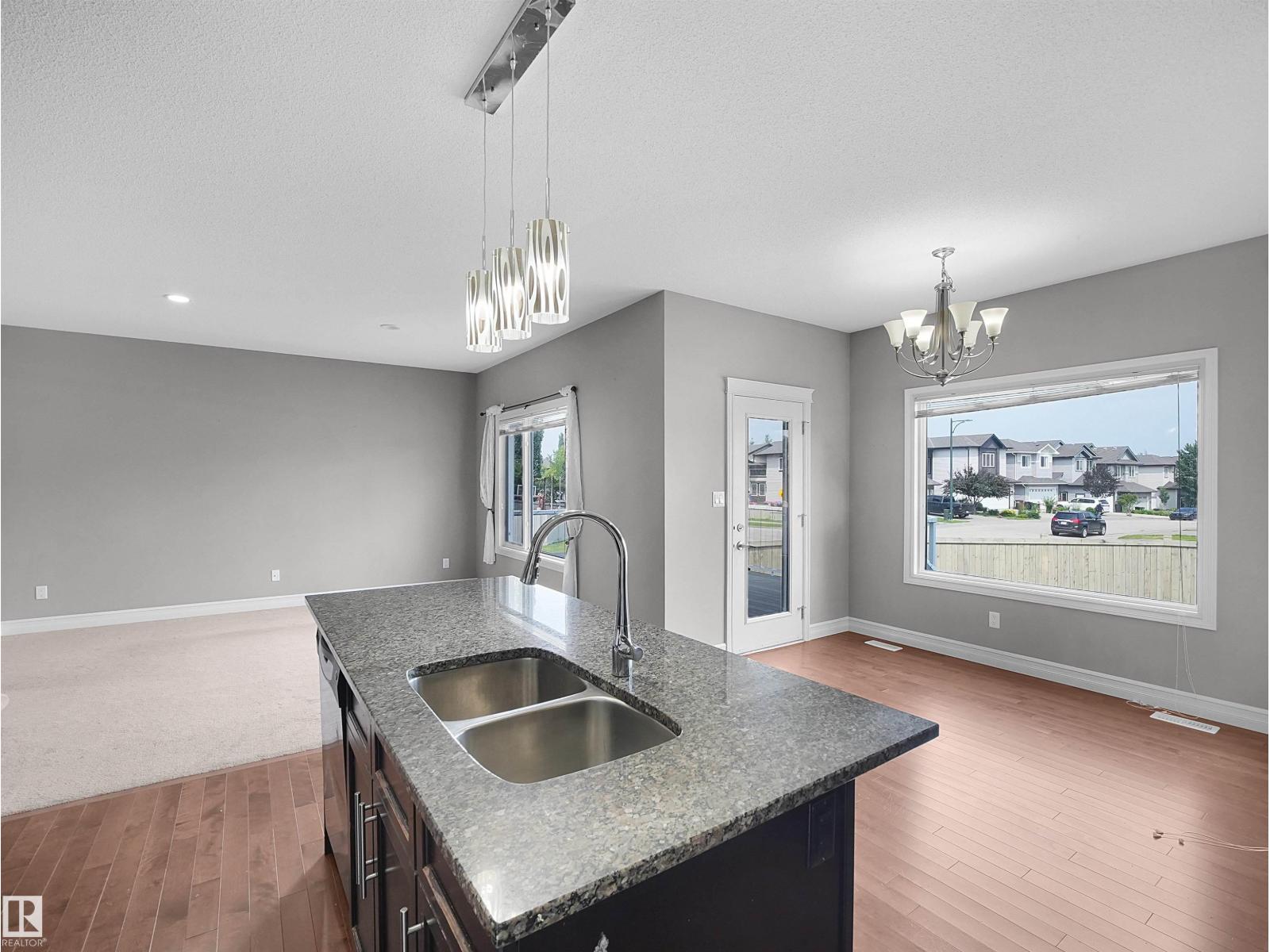 3623 15A ST NW - 23