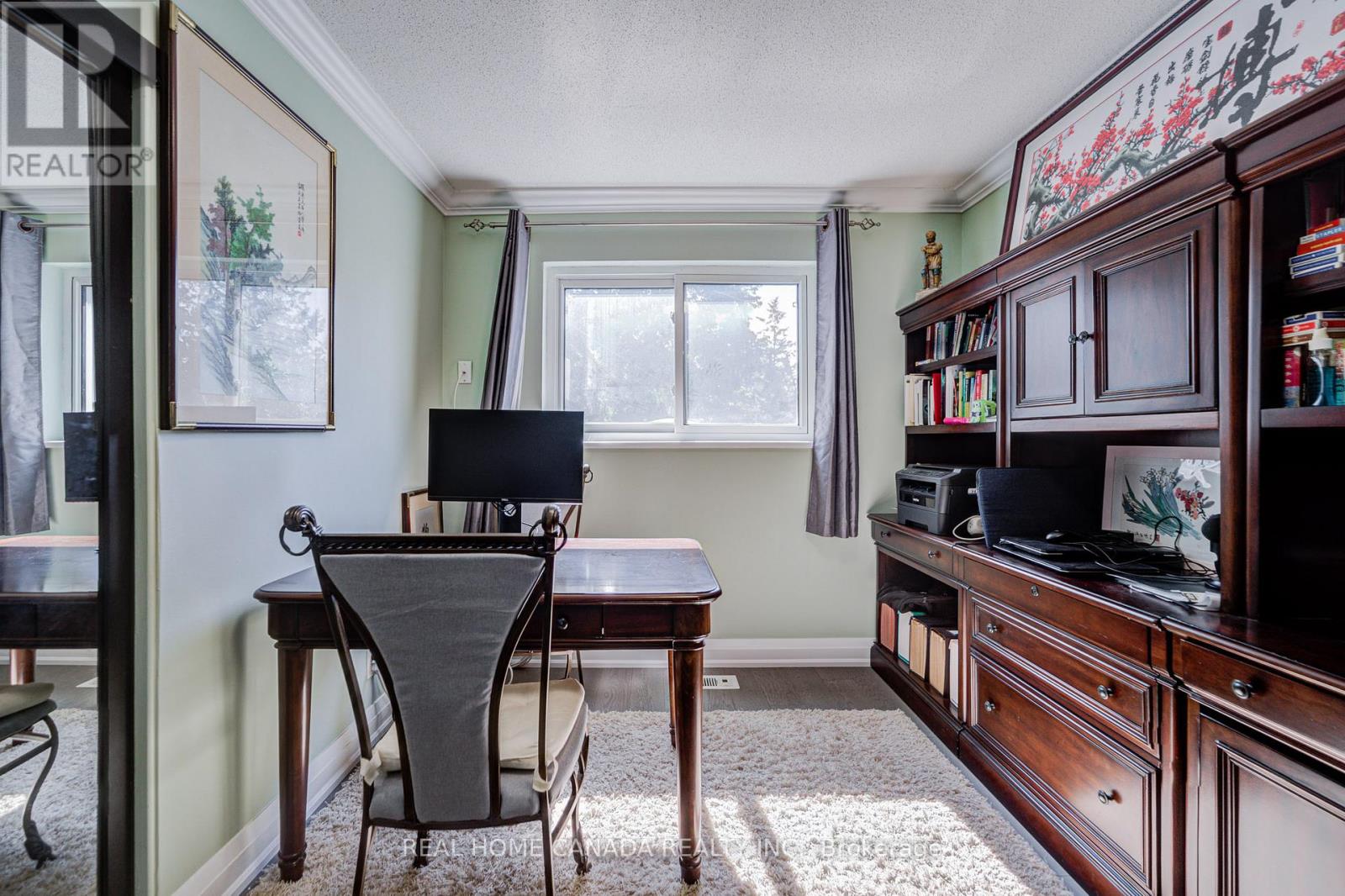 29 ELLESBORO DRIVE - 22