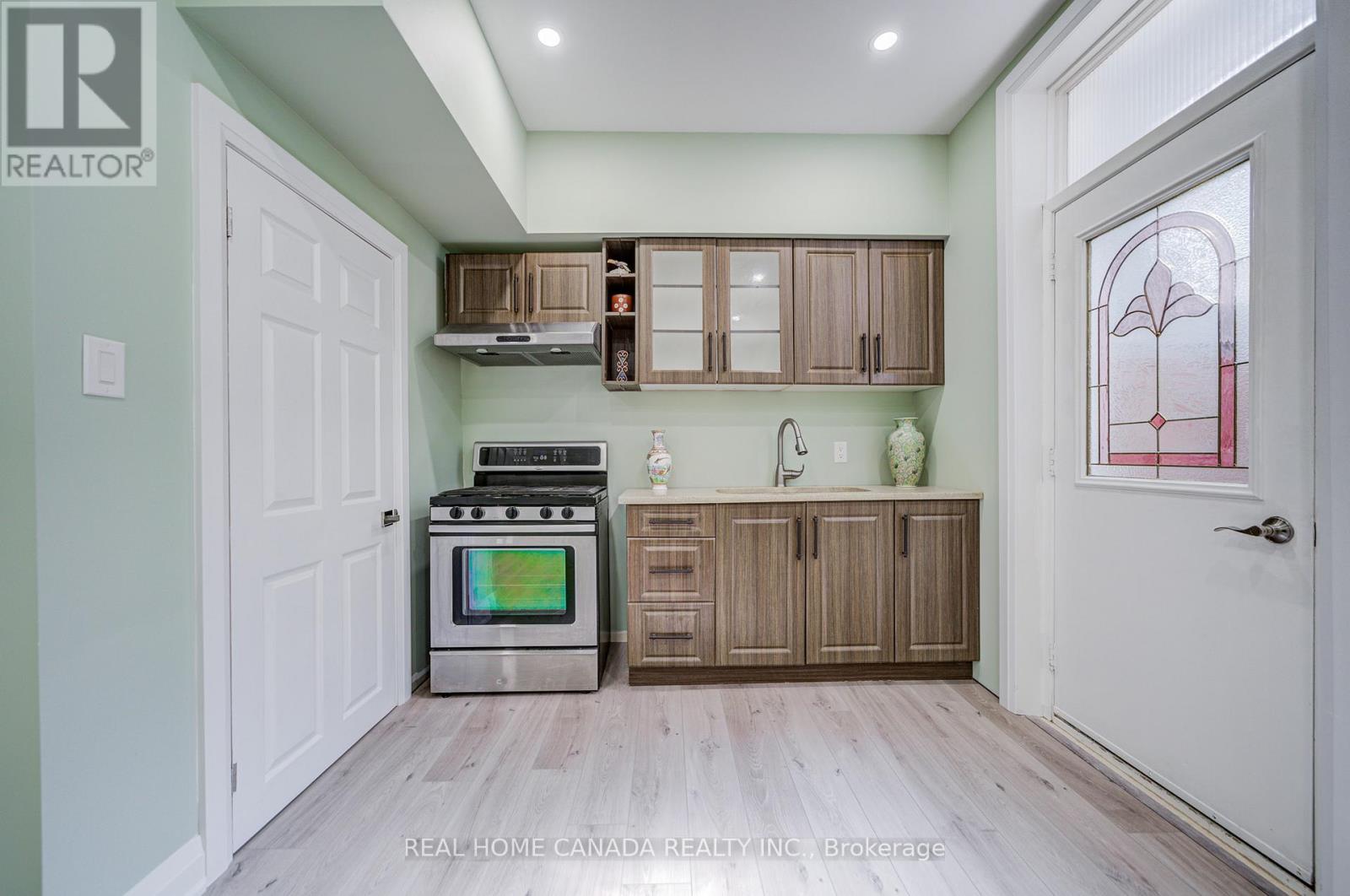 29 ELLESBORO DRIVE - 29