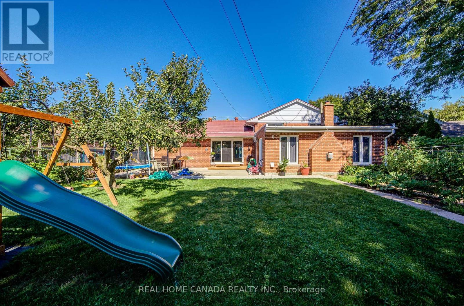 29 ELLESBORO DRIVE - 40