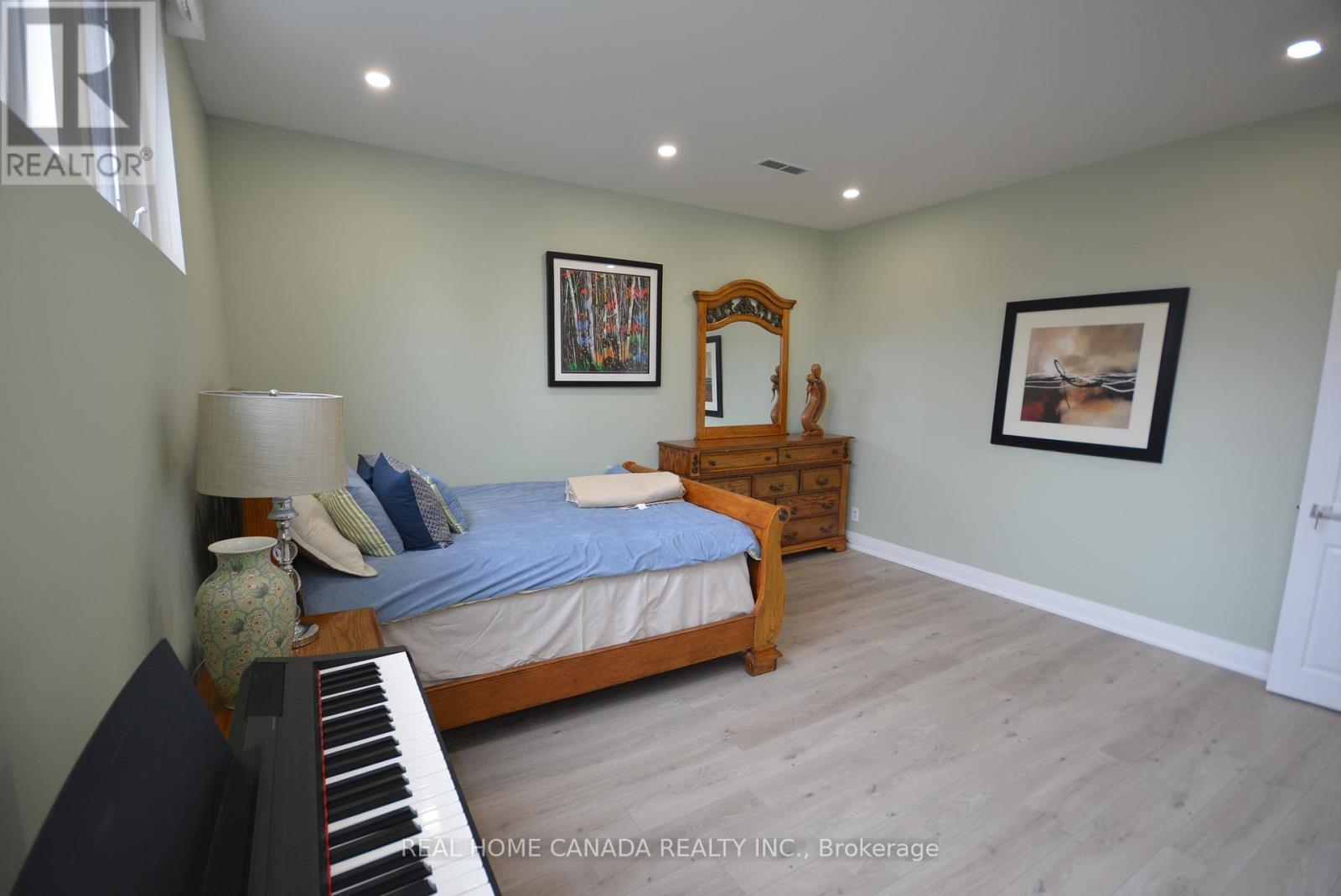 29 ELLESBORO DRIVE - 46