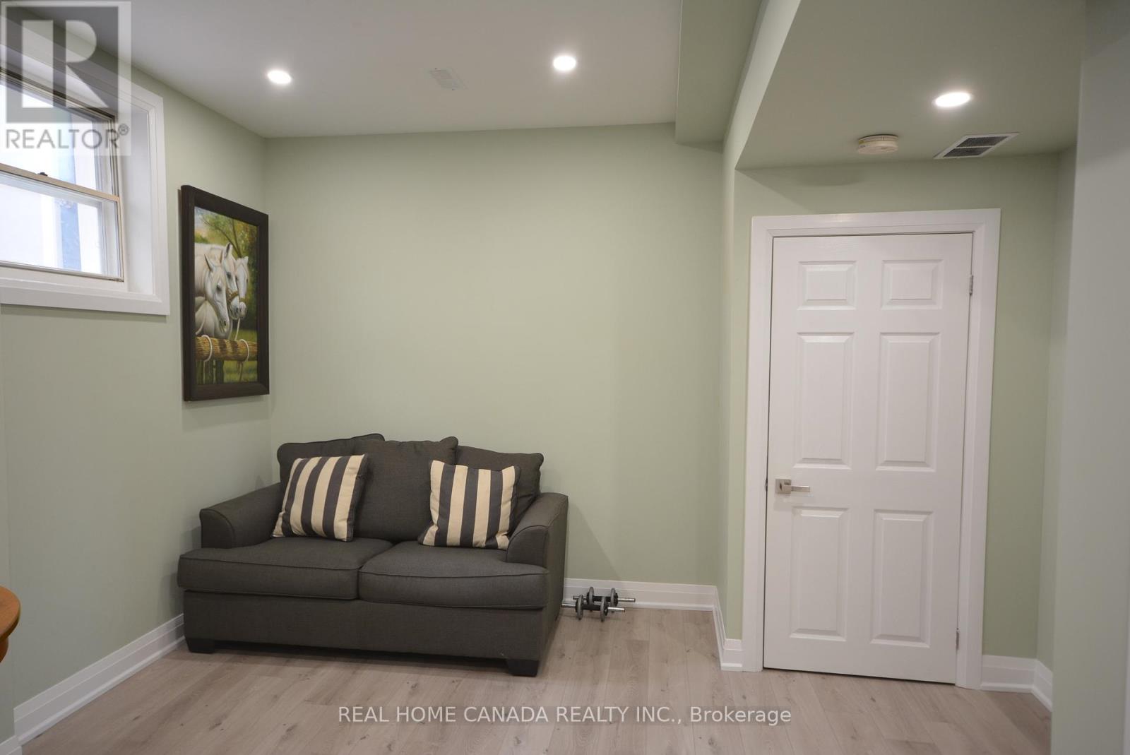 29 ELLESBORO DRIVE - 50