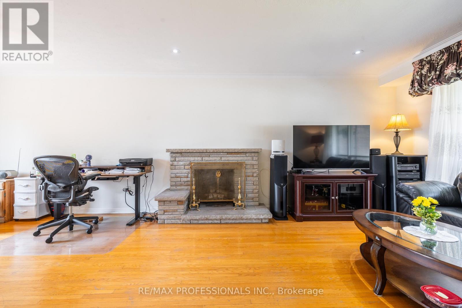 48 DALEGROVE CRESCENT - 10