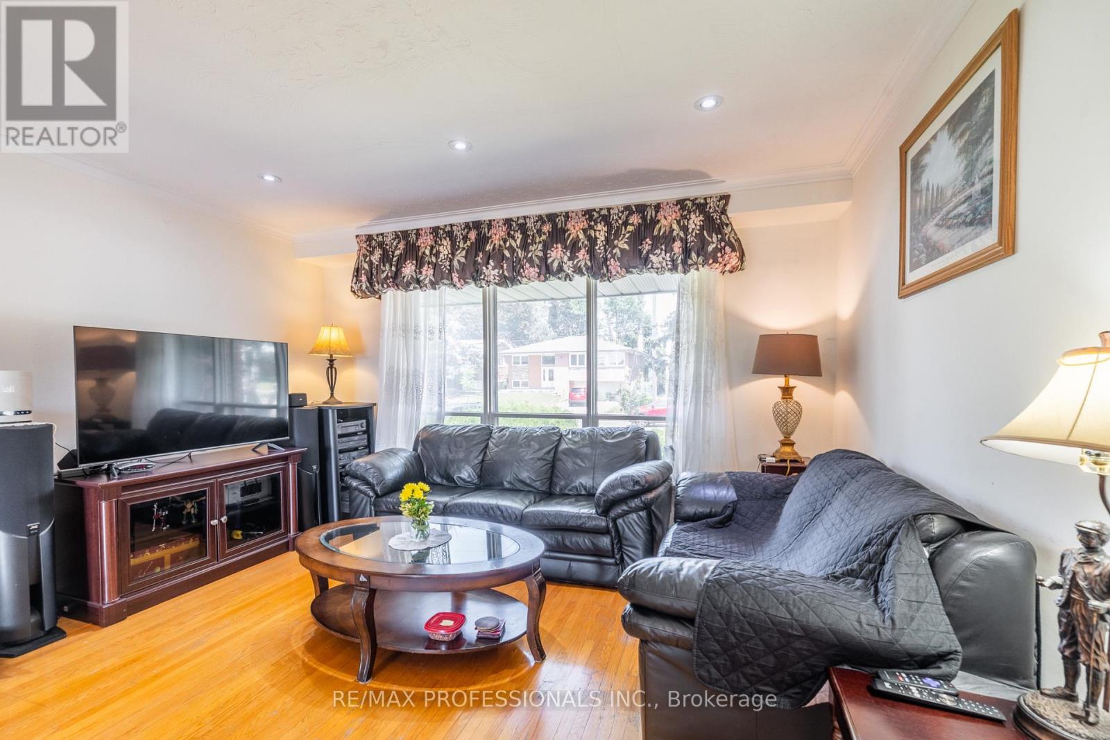 48 DALEGROVE CRESCENT - 12