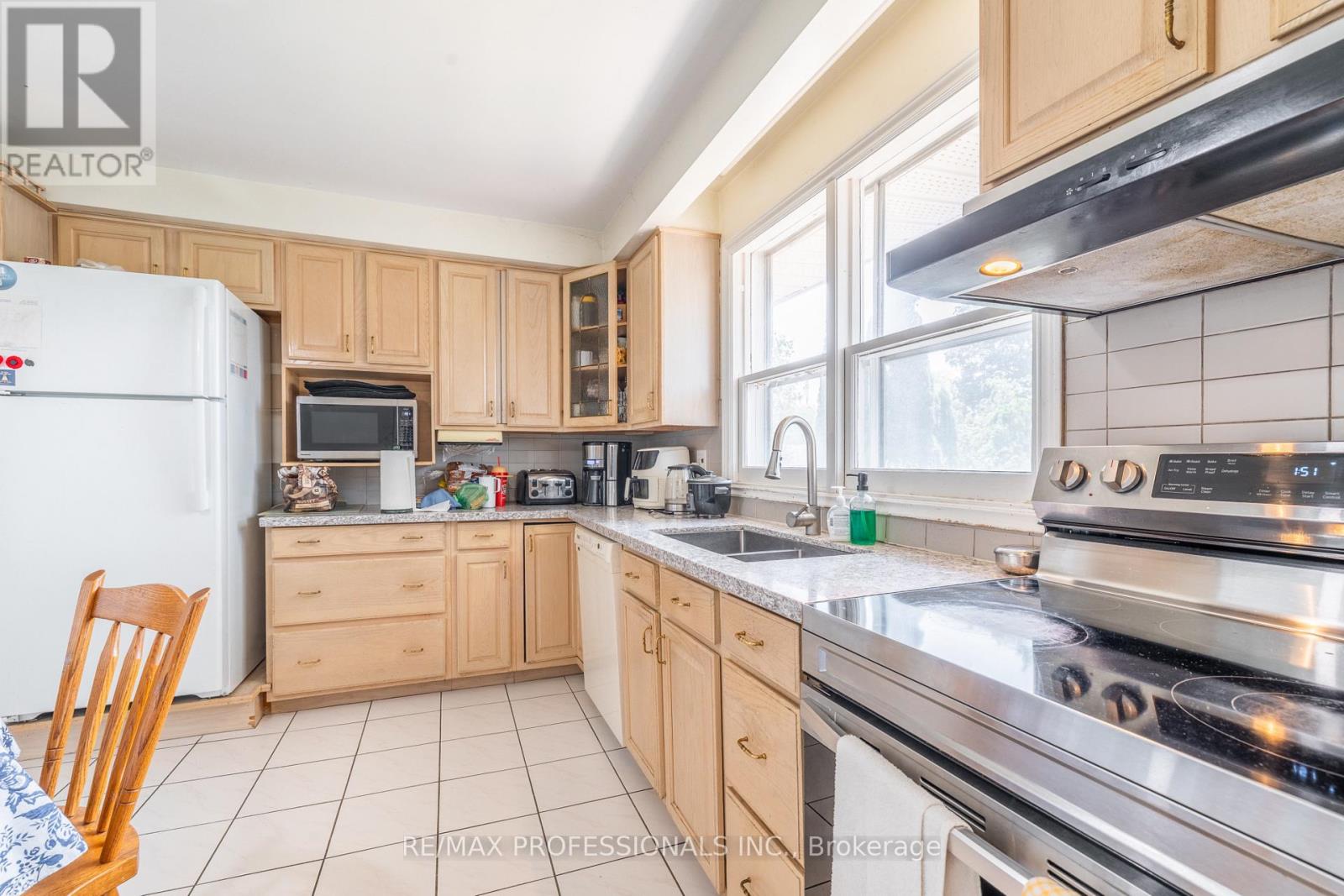 48 DALEGROVE CRESCENT - 16