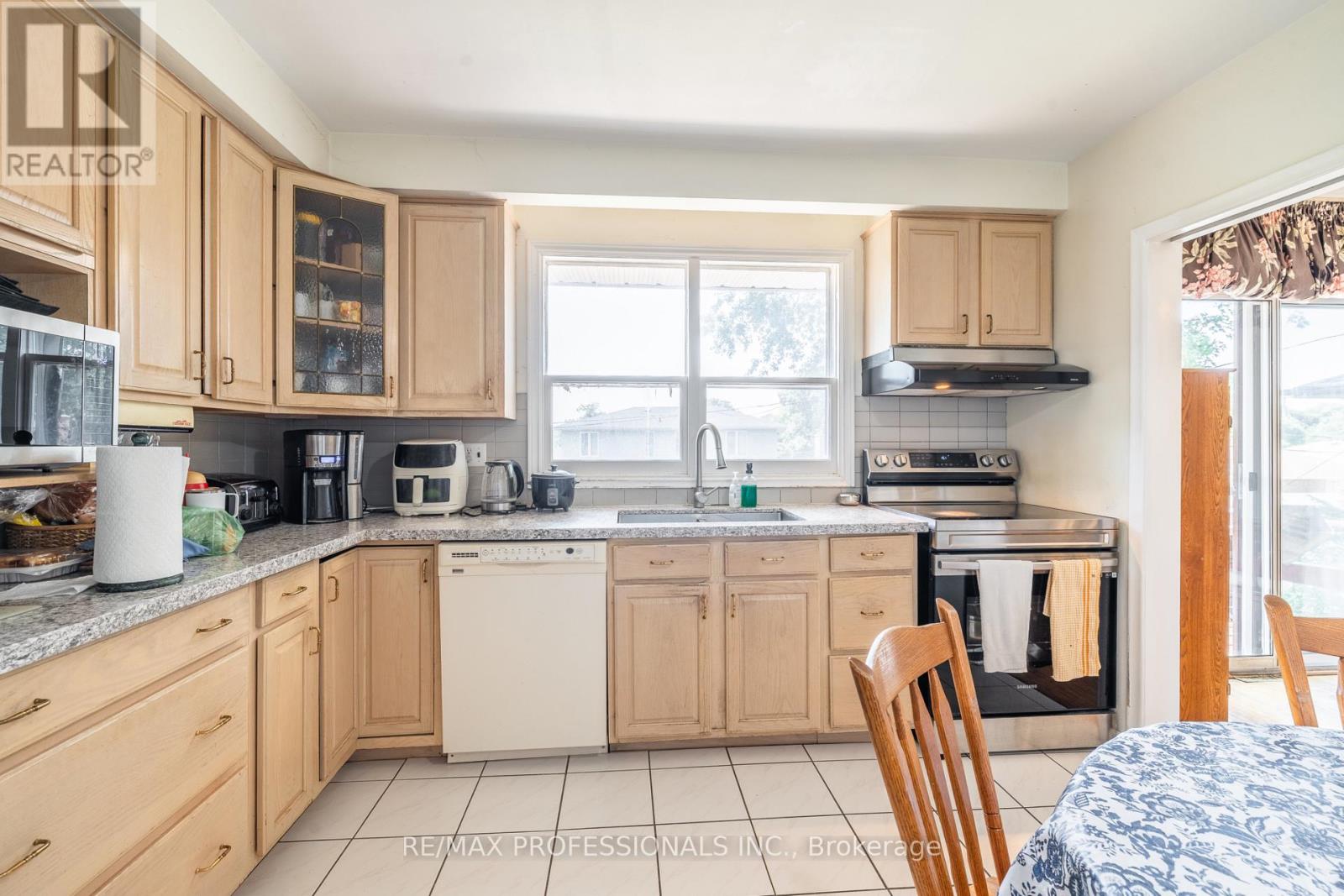 48 DALEGROVE CRESCENT - 18