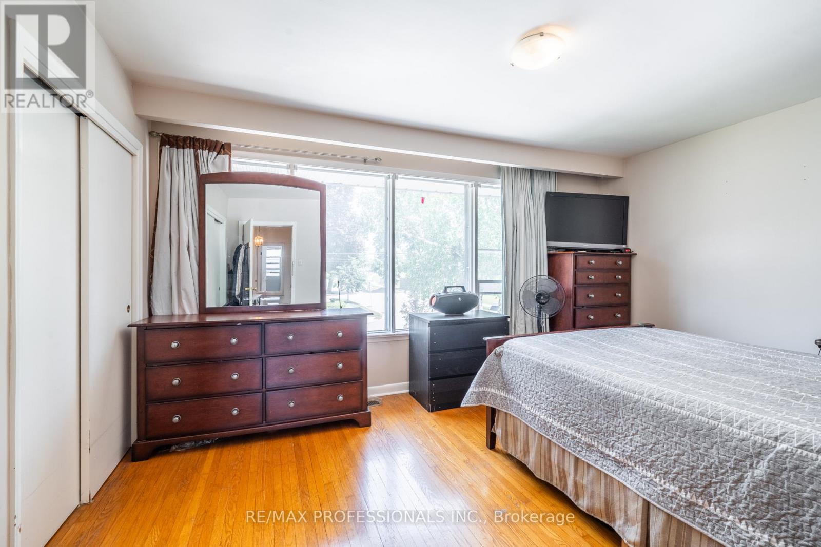 48 DALEGROVE CRESCENT - 26