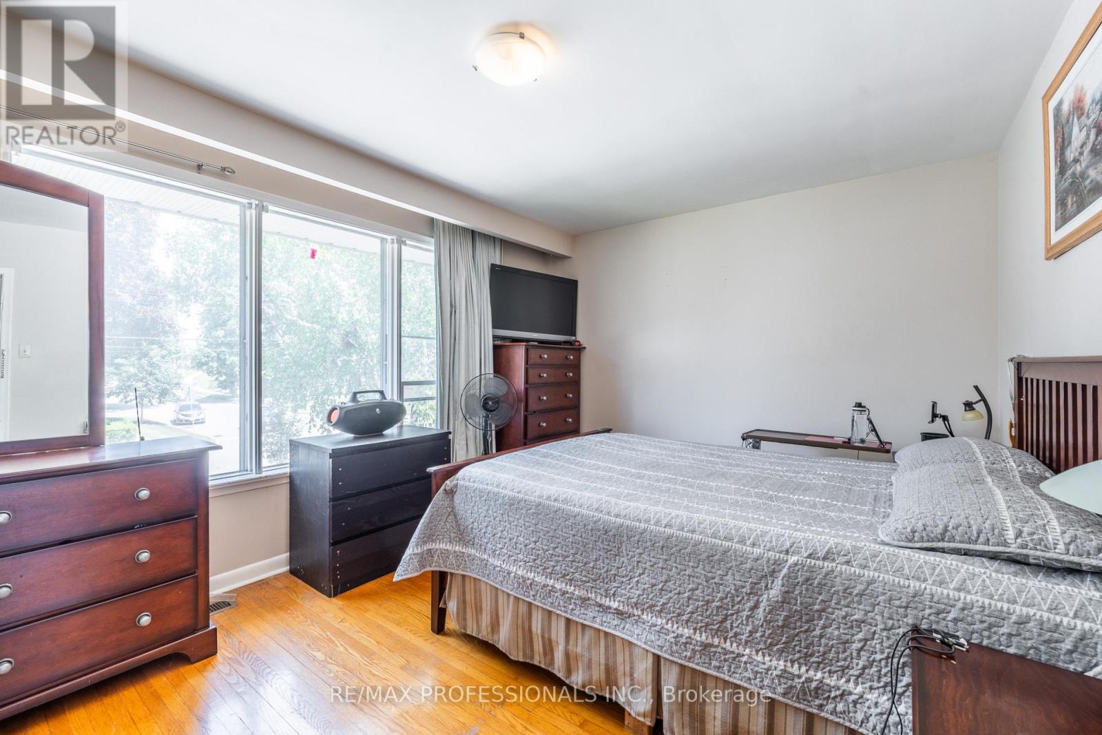 48 DALEGROVE CRESCENT - 27