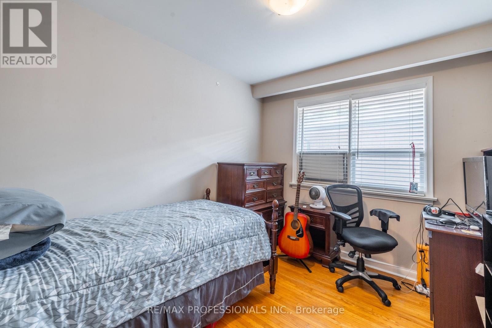 48 DALEGROVE CRESCENT - 29