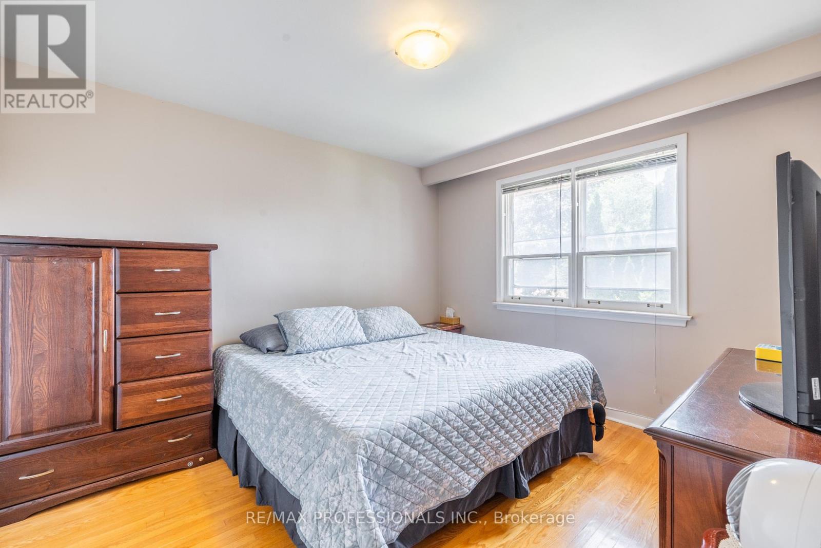 48 DALEGROVE CRESCENT - 31